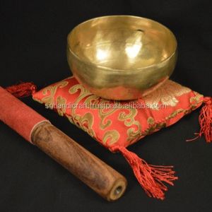Cuenco tibetano de alta calidad, tradicional, hecho a mano en Nepal, con batidor, 10.5 cm / 4.25 pulgadas de diámetro - Product Image 1