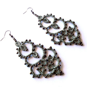 Pendientes de encaje color caqui //Pendientes color verde salvia Hechos a mano Happiness - Product Image 1