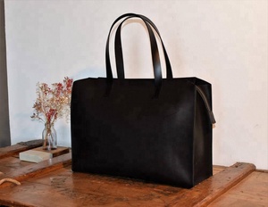 Bolso Tote de Cuero Natural Negro con Cremallera, Bolso Práctico de Cuero Markhor Hecho a Mano para Mujer, AV-0039 - Product Image 2