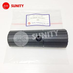 POIGNÉE EN CAOUTCHOUC TAIWAN SUNITY 6G1-42177-00-00 pour moteur hors-bord Parsun Yamaha 5HP-30HP - Product Image 1