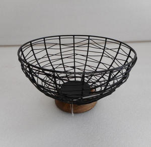 Panier de fruits en fil de fer noir mat pour la vente en gros de stockage de fruits et légumes par un fabricant indien - Product Image 1