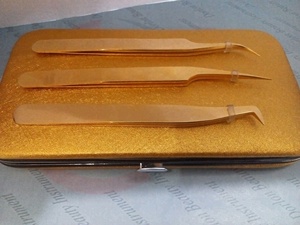 Pinces à cils de luxe, étiquetage privé, pinces à cils professionnelles plaquées or avec kit doré - Product Image 2