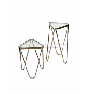 Ensemble de table basse moderne en métal triangulaire pour le salon, les hôtels ou les restaurants, centre de table d'appoint pour la maison - Product Image 2