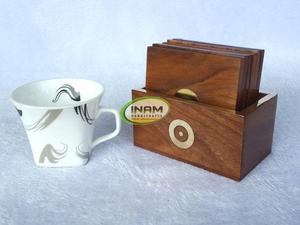 Belles sous-verres en bois de concepteur pour le thé et le café pour la décoration de Noël de fête de cuisine à la maison - Product Image 4