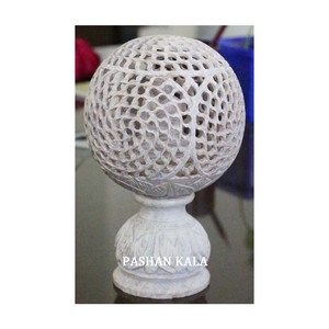 Magnifique travail de sculpture à la main de forme ronde en pierre stéatite naturelle bougeoir pour la maison et la décoration du Festival de Diwali - Product Image 1