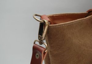 Sac en toile cirée avec poignées et fermetures en cuir de vachette 100%, couleur snuff, options multicolores, modèle LHB-0065 - Transport facile et pratique - Product Image 6