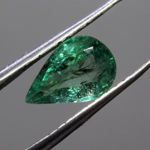 Esmeralda de Zambia Natural de buena calidad Corte de Rosa Forma de pera Azul Verde Cabujón Cuenta Corazón Collar redondo Piedras preciosas sueltas - Product Image 1