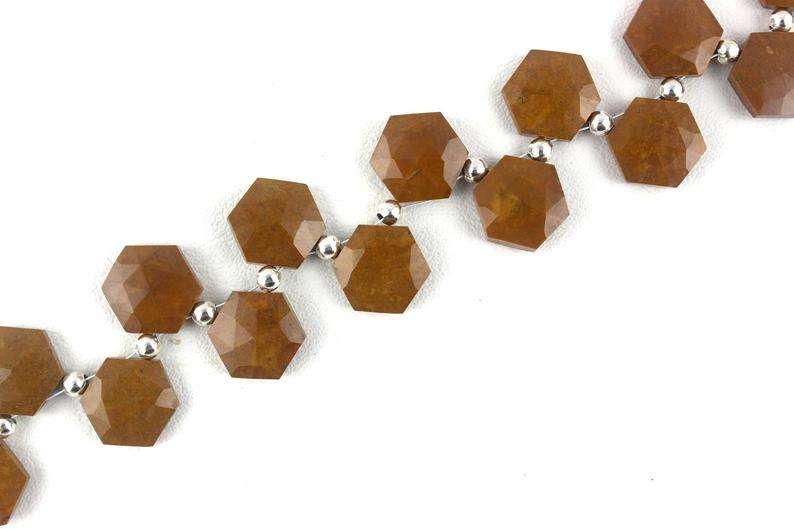 สีน้ำตาล