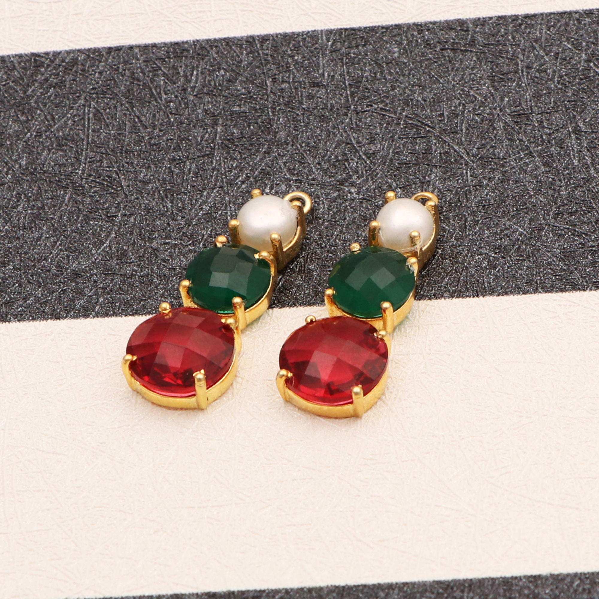 สีเขียว