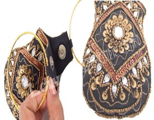 Bolso de hombro bordado hecho a mano para mujer, mini bolso cruzado para teléfono móvil, elegante crema de fiesta étnica - Product Image 3