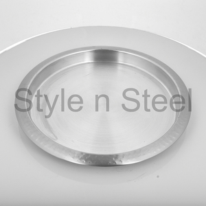 Plateau de serveur de bar Plateau de bar rond martelé 35 cm avec jante Utilisation pour Bar Hôtel Restaurants au prix de gros en acier inoxydable - Product Image 2