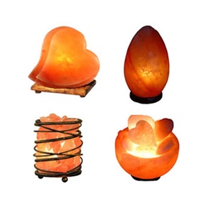 Feng Shui Angel Themed Himalayan Rock Crystal Salt Lamp Luz nocturna de varios tonos con técnica tallada por Sian Enterprises - Product Image 2