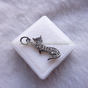 Pendentif à recherche de chat en diamant, argent, pavé complet, 925 pavés - Product Image 1