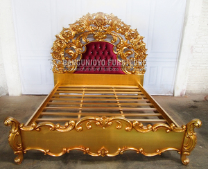 Lit en bois massif sculpté en or antique pour meubles de chambre à coucher élégants à la maison - Product Image 1