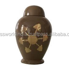 Stars & Stripes Urna de cremación para adultos Ataúd de metal de estilo americano Suministros funerarios de latón de Brassworld India - Product Image 4
