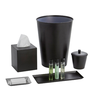 Ensemble de bain en fer noir mat, en métal, accessoires de salle de bains - Product Image 1