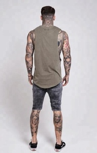 Camiseta sin mangas de estilo desgastado para hombre, chaleco masculino con dobladillo curvado de oliva oscuro, fabricado por Hawk Eye Co. (se acepta PayPal) - Product Image 3