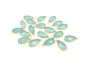 Pierre de Doublet Aqua Calcedony en forme de poire, lunette de pierres précieuses plaquée or 18 carats, composants de fabrication de bijoux - Product Image 1