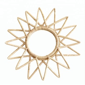 Miroir mural en rotin forme de soleil, couleur naturelle, fait à la main, style vietnamien, décoration pour chambre d'enfants - Product Image 3