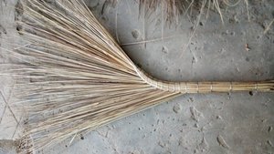 Palos de Escoba de Coco Ecológicos con Cabezal de Hierba de Vietnam +84-907 377 828 (Viber/Whatsapp/Zalo) - Product Image 4