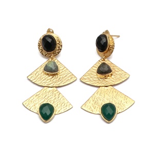 Pendientes bohemios de moda con múltiples piedras preciosas para mujer, joyería de latón chapada en oro con ajuste de pinza, accesorios elegantes - Product Image 1