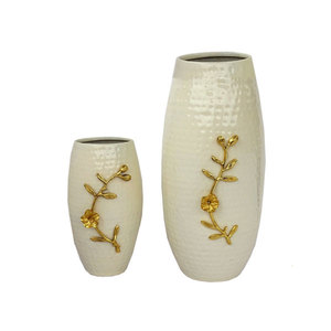 Florero marfil y Negro martillado, florero decorativo con diseño de hoja fundida en oro, florero de Metal Chapado en plata - Product Image 5