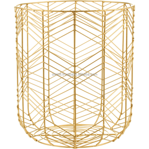 ตะกร้าลวดสำหรับตกแต่งทำจากโลหะขนาดใหญ่ที่สวยงามและสง่างามสำหรับราคาที่จัดเก็บ - Product Image 1