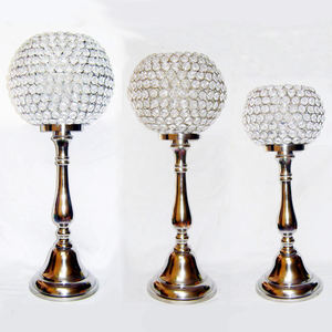 เชิงเทียนติดเพชรคริสตัลแบบถือเทียนทำด้วยมือทำจากเสาอลูมิเนียมเคลือบเงินใหม่ล่าสุด - Product Image 1