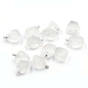 คริสตัลควอตซ์พร้อมประกันตัวจี้ชุบเงินรูปทรงหยาบ - Product Image 4