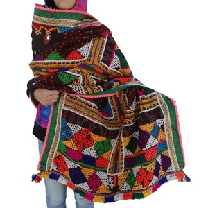 Venta al por mayor vintage hecho a mano bordado banjara chal de lana rabari tirar - Product Image 6