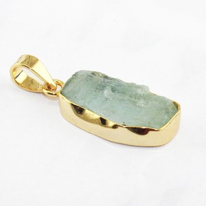 Pendentif aigue-marine naturel brut non coupé pendentif irrégulier couleur or - Product Image 1