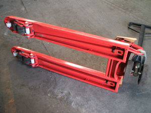 Transpalette manuel pliable de 2 tonnes avec cellule de charge certifié CE/ISO Capacité de 0.5 à 7 tonnes Garantie 1 an - Product Image 3