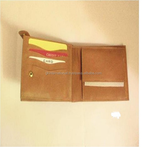 Portefeuille élégant en cuir véritable à deux volets pour hommes, design personnalisé, portefeuille pour hommes en cuir de grain de finition marron avec 3 fentes pour cartes Blocage RFID - Product Image 1