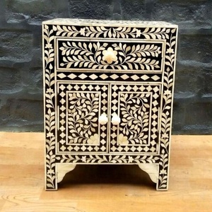 Table de chevet avec incrustation d'os, chevet, tiroir - Product Image 1