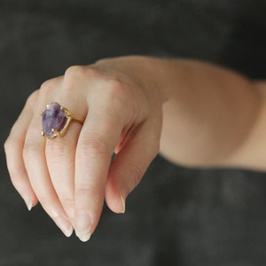 Anillos de forma desigual de piedras preciosas naturales de lujo facetados de alta calidad amatista púrpura cuarzo Jade anillos de latón joyería de moda para mujer - Product Image 1