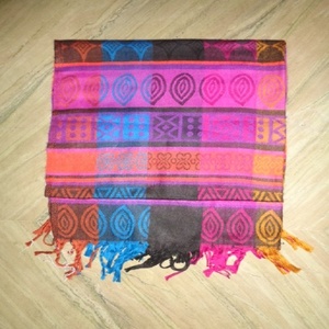 Venta al por mayor estilo tibetano tradicional impreso geométrico Floral acrílico lana invierno chales 100x200cm Unisex India - Product Image 2