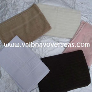 Alfombra de baño de rizo de algodón 100% con diseño de borde griego Patrón sólido hecho a máquina - Product Image 3