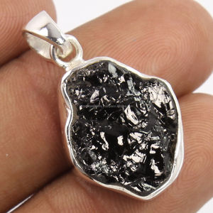 Délicat polyvalent fantaisie coupe 925 solide en argent Sterling Solitaire pendentif naturel NOIR TOURMALINE pierre précieuse brute mignon unisexe - Product Image 1