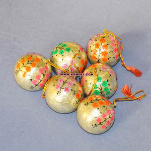 Bola de Navidad india de diseño de hojas pintadas a mano, ornamento colgante, decoración - Product Image 4