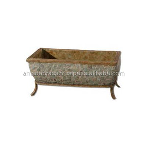 Maceta de aluminio de forma redonda decorativa con acabado dorado con mango Maceta decorativa de metal de diseño único - Product Image 3