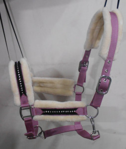 Sillín de nailon inglés para caballos, elegante equipo de entrenamiento de caballos con relleno de visón, diamantes de imitación, cuerda de PP - Product Image 3