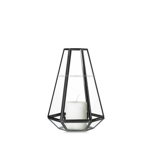 Farol de Hierro Geométrico para Velas, Acabado Negro, Resistente al Calor, Decoración para el Hogar - Product Image 1
