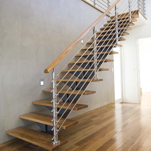 Ringhiera in Cavo d'Acciaio Inox con Corrimano in Legno - Product Image 2