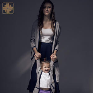 Ensemble de veste familiale en tricot à rayures à col en V pour maman et fille 65% polyester 35% coton - Product Image 1