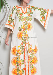 Increíble vestido largo bohemio con mangas de Ángel bordadas de pavo real, caftán Vintage con cremallera en la espalda, Color cítrico, 1970 - Product Image 3