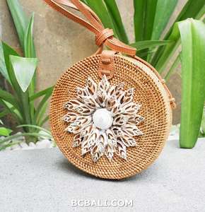 Sac à bandoulière de plage en rotin, 1 pièce, nouvelle mode été, en paille avec décoration de coquillages, Design ethnique fait à la main - Product Image 3