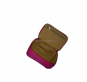 Todos los días esencial kit de maquillaje, bolsas de cosméticos - Product Image 1