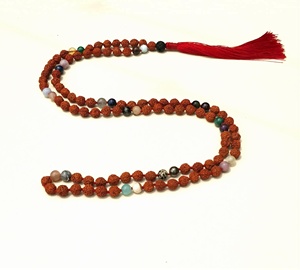 Perles de pierres précieuses naturelles de style indien Rudraksha, pièces spirituel nouées - Product Image 4