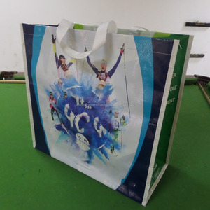 Bolsa de Compras Tejida de PP de 46x36 cm, Asas de Cinta de PP, Color Personalizado, Hecha en Vietnam - Bolsas Económicas - Product Image 3