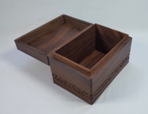 Urna de ataúd de madera tallada a mano para adultos AC 3961 para cenizas masculinas o femeninas o suministros funerarios para mascotas - Product Image 4